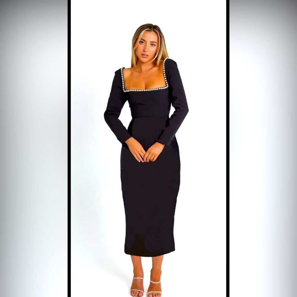 Odd Muse- MIDI Pearl Dress